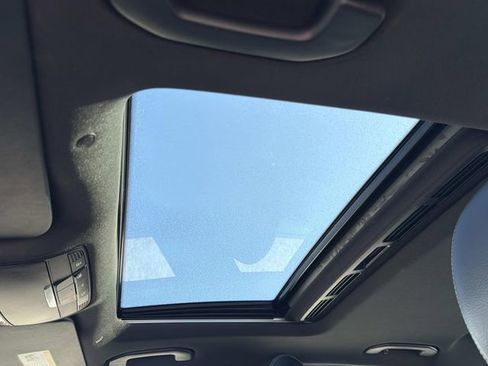 Used 2019 Mercedes-Benz C 300 C 300 image 19