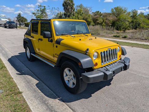 Used 2009 Jeep Wrangler Unlimited X image 3
