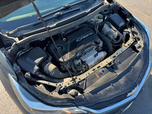 Used 2017 Chevrolet Cruze LT w/ Convenience Package FWD image 23