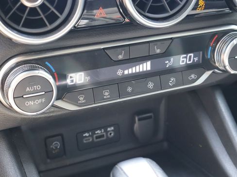 Used 2025 Nissan Sentra SR FWD image 22