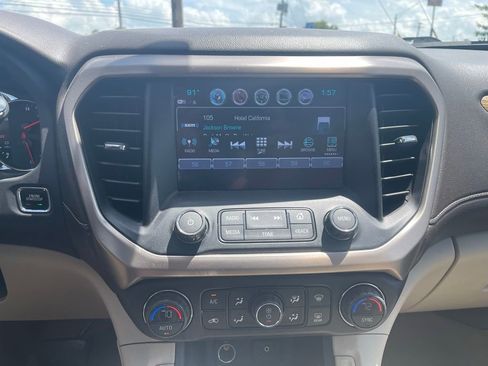Used 2019 GMC Acadia Denali w/ Technology Package FWD image 14