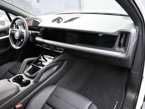 New 2026 Porsche Cayenne AWD/4WD image 31