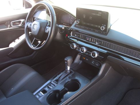 Used 2024 Honda Civic Sport image 9