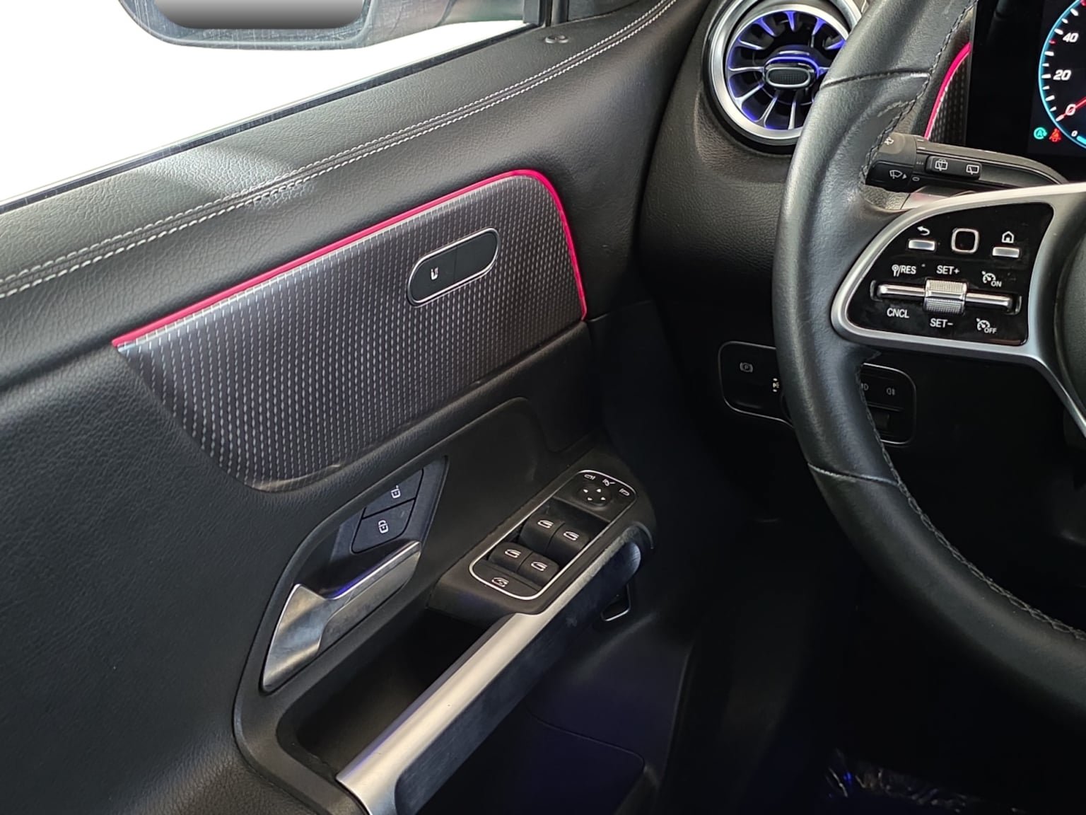 Used 2022 Mercedes-Benz GLB 250 4MATIC image 22