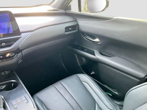 Used 2024 Lexus UX 250h F Sport image 23