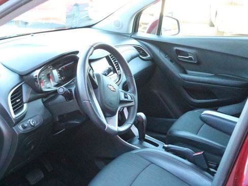 Certified 2022 Chevrolet Trax LT w/ Driver Confidence Package image 10