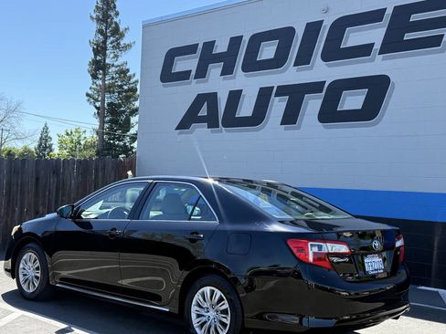 Used 2014 Toyota Camry LE image 20