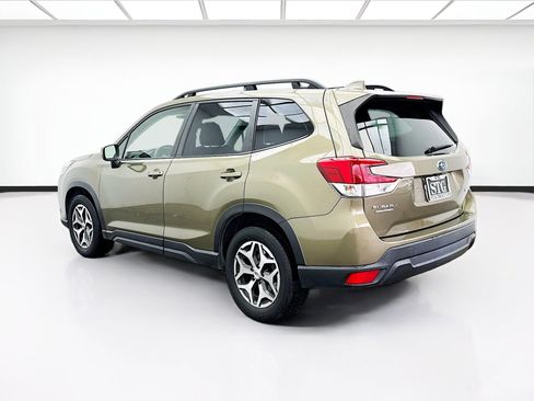 Used 2023 Subaru Forester Premium image 6