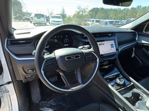 New 2026 Jeep Grand Cherokee L Limited image 23