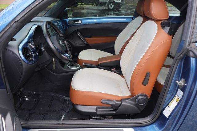 Used 2017 Volkswagen Beetle 1.8T Classic FWD image 13