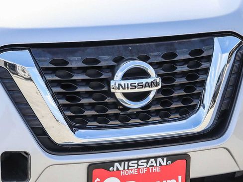 Used 2019 Nissan Kicks SV FWD image 5