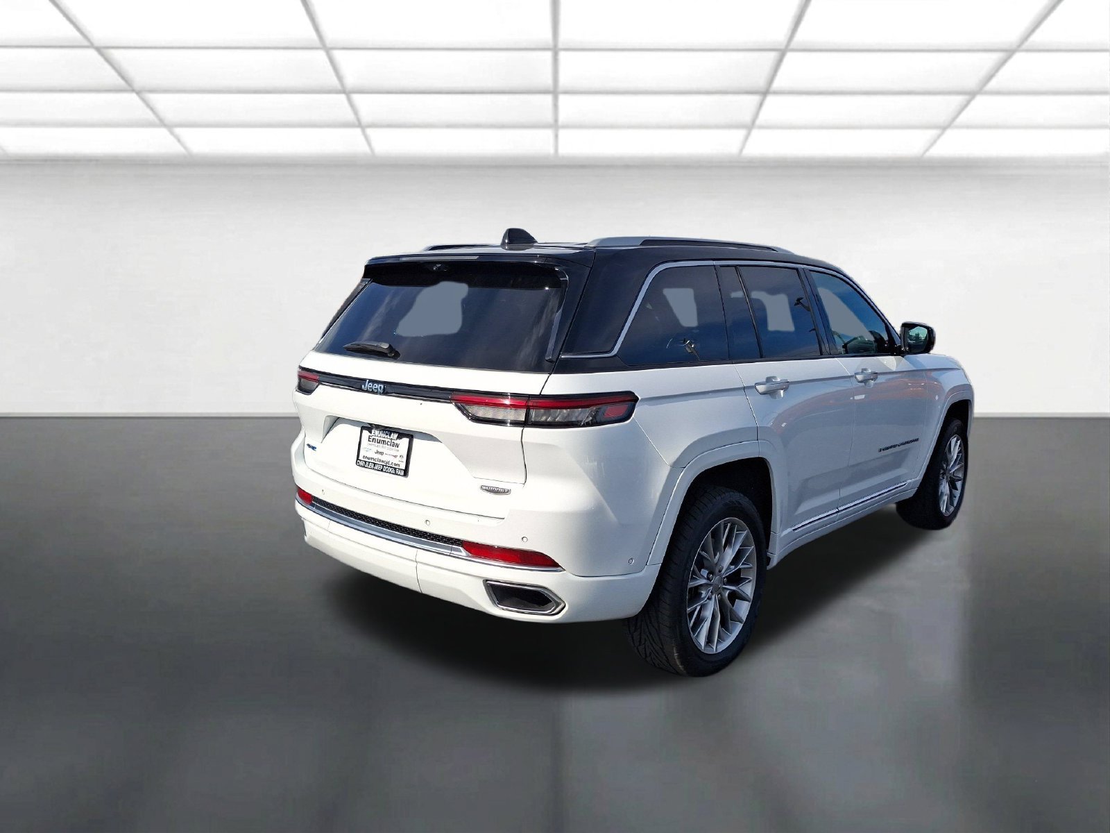 Used 2022 Jeep Grand Cherokee Summit w/ Advanced Protech Group IV AWD/4WD image 3