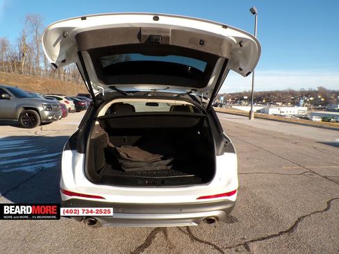 Used 2021 Lincoln Corsair Standard w/ Rear Removable Package Tray image 9