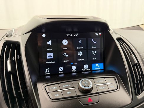 Used 2017 Ford Escape SE w/ SE Leather Comfort Package FWD image 18