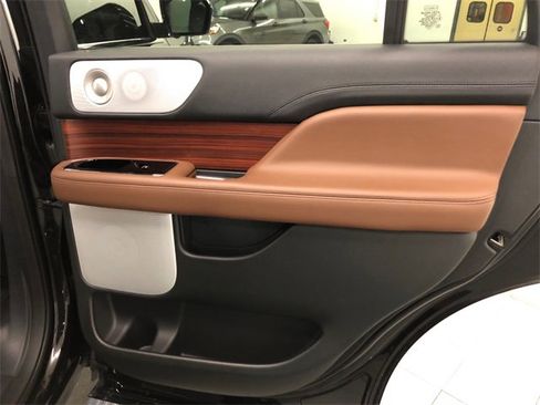 Used 2024 Lincoln Navigator Reserve image 35