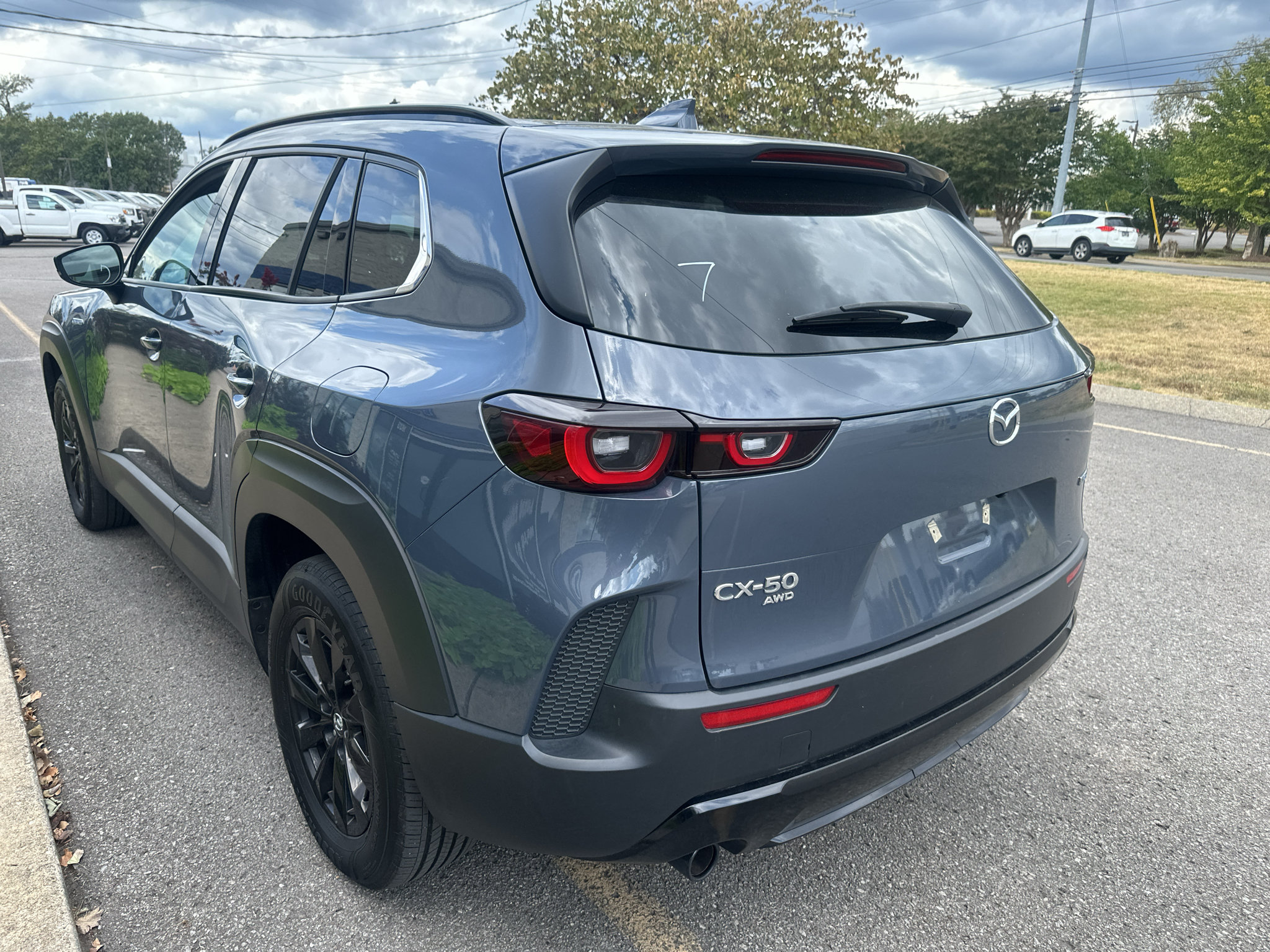 Used 2025 MAZDA CX-50 AWD 2.5 Hybrid w/ Premium Pkg image 6