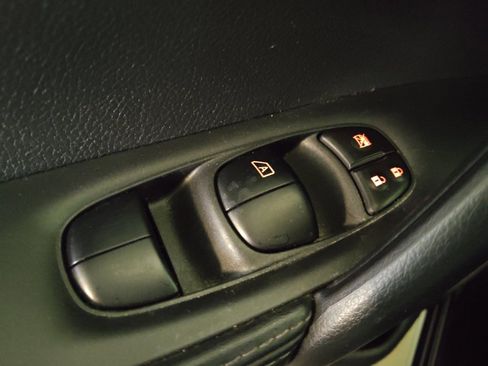Used 2020 Nissan Rogue Sport S FWD image 27