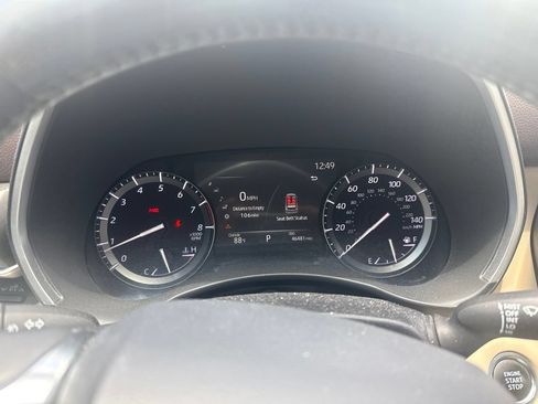Used 2020 Toyota Highlander XLE FWD image 3