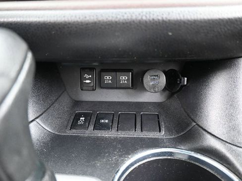 Used 2019 Toyota Highlander LE FWD image 23