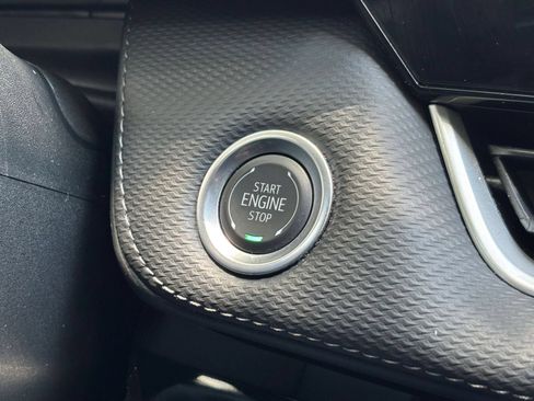 Used 2025 Chevrolet Equinox LT AWD/4WD image 19