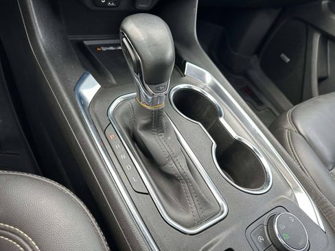 Certified 2023 Chevrolet Traverse LT w/ LT Premium Package image 33