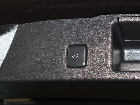 Used 2022 Ford Escape SE w/ SE Sport Appearance Package image 47