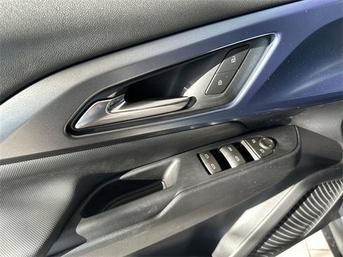 New 2026 Chevrolet Equinox EV LT image 15