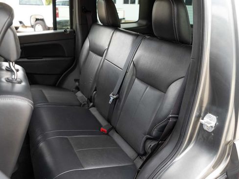 Used 2012 Jeep Liberty Sport AWD/4WD image 14