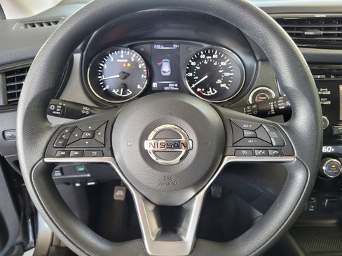 Used 2018 Nissan Rogue Sport SV AWD/4WD image 16