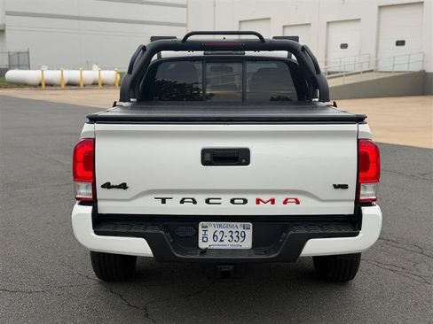 Used 2017 Toyota Tacoma SR w/ Tow Package AWD/4WD image 6