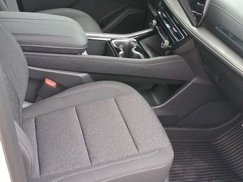 New 2026 Chevrolet Traverse LT w/ LPO, Floor Liner Package FWD image 16