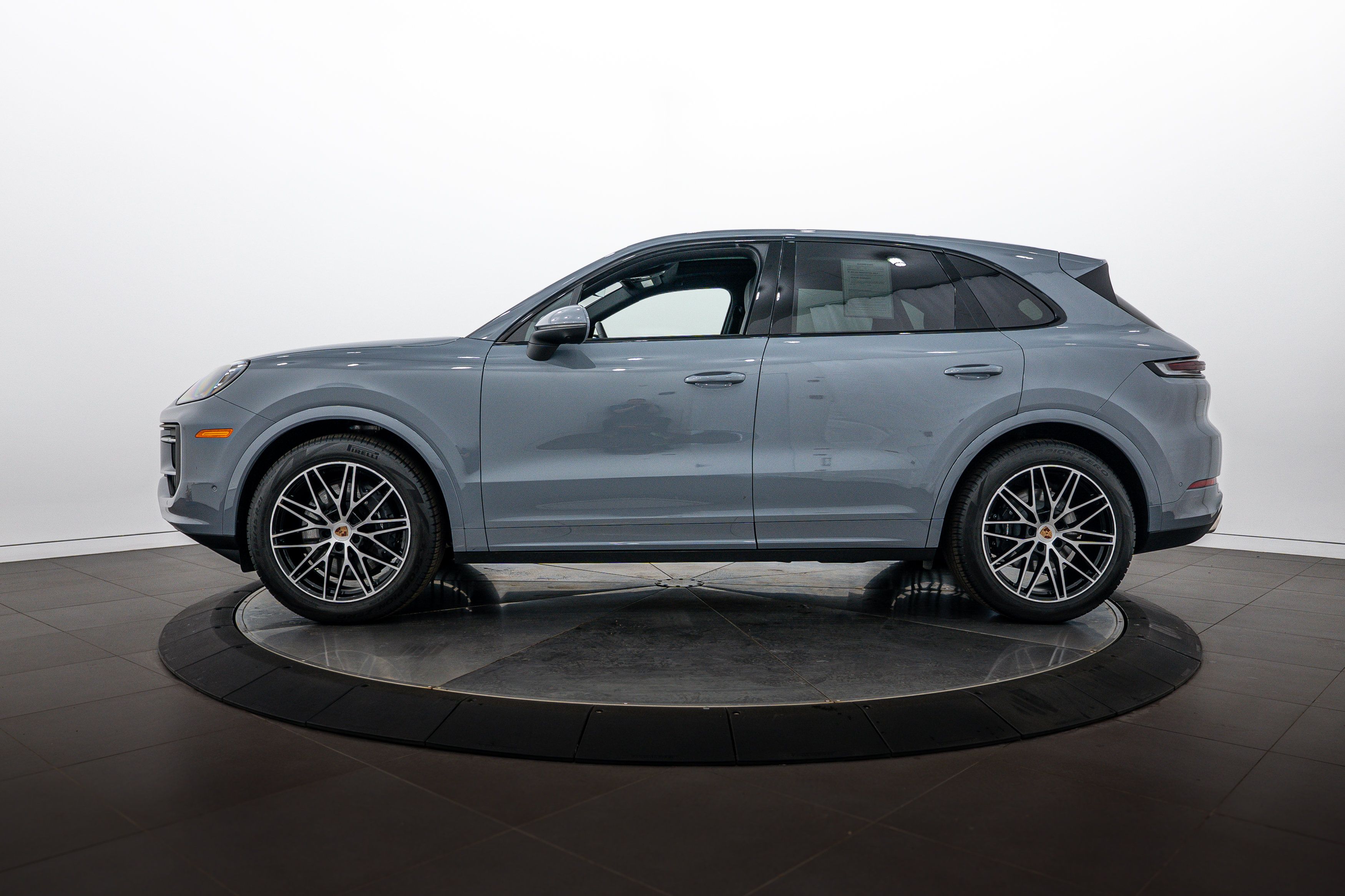 Certified 2026 Porsche Cayenne AWD/4WD image 2