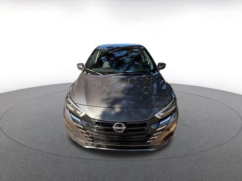 Used 2025 Nissan Versa SV image 5