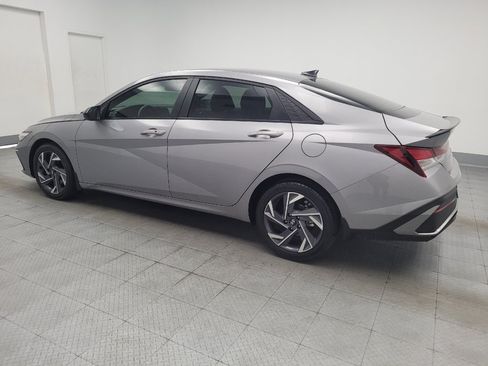 Used 2025 Hyundai Elantra Sport FWD image 3
