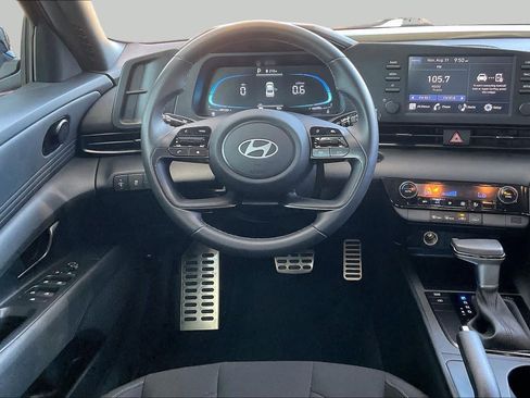 Used 2025 Hyundai Elantra Sport FWD image 7