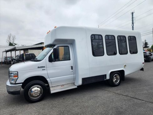 Used 2015 Ford E-350 and Econoline 350 Super Duty RWD image 9