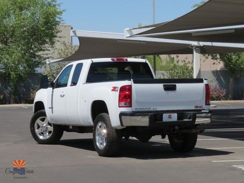 Used 2013 GMC Sierra 2500 SLT w/ SLT Convenience Package AWD/4WD image 2