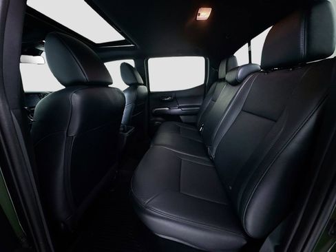 Used 2021 Toyota Tacoma Limited image 24