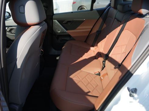 Used 2025 BMW i5 xDrive40 image 20