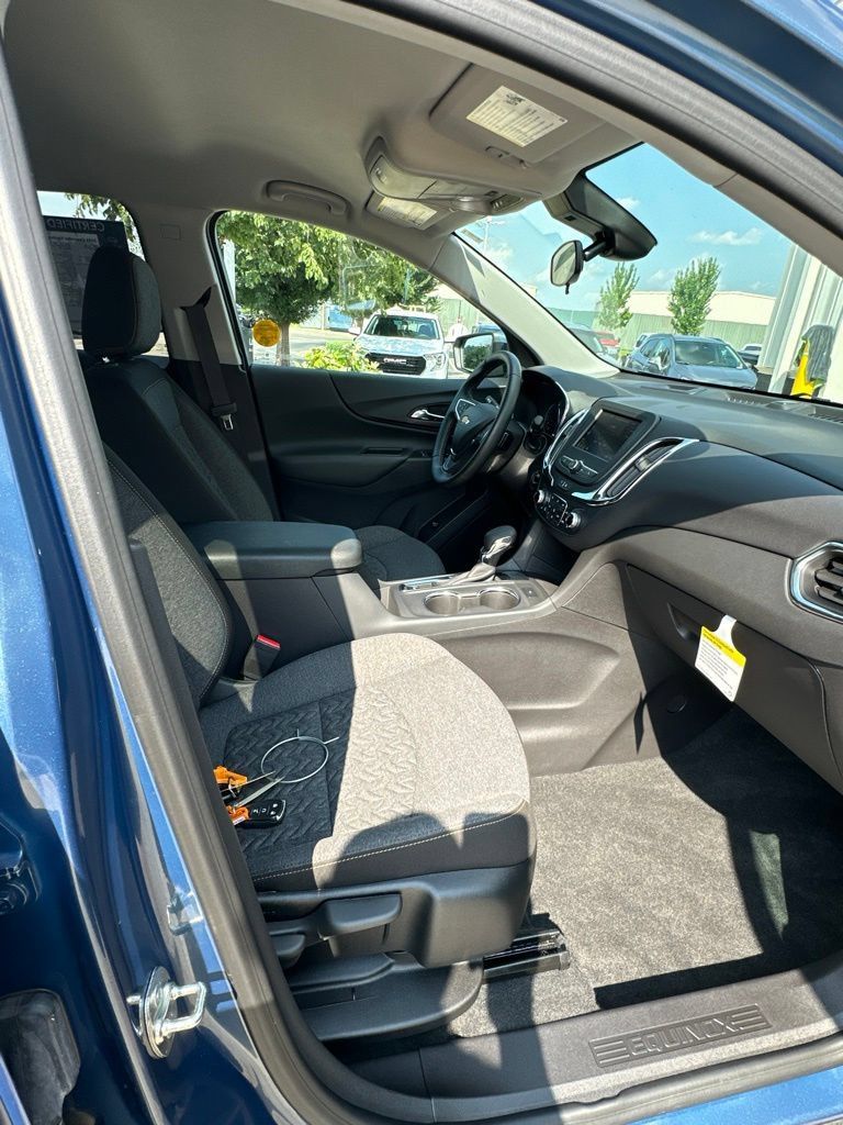 Certified 2024 Chevrolet Equinox LT w/ LPO, Floor Liner Package FWD image 11