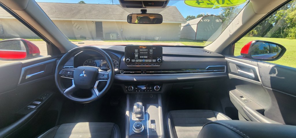 Used 2024 Mitsubishi Outlander SE Black Edition FWD image 18