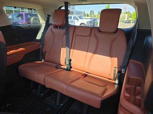 Used 2023 Kia Carnival SX Prestige FWD image 17