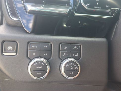 Used 2024 GMC Sierra 1500 SLT w/ SLT Premium Plus Package AWD/4WD image 15