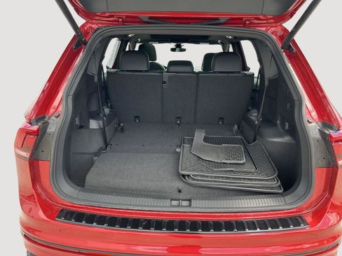 Certified 2024 Volkswagen Tiguan SE R-Line FWD image 12