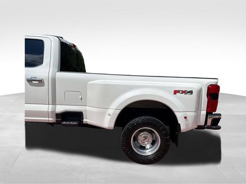 Used 2024 Ford F350 Lariat w/ Lariat Ultimate Package AWD/4WD image 33