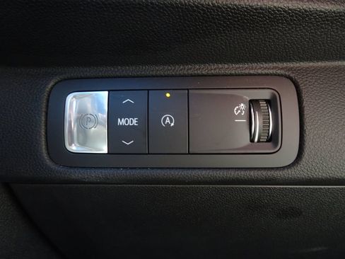Used 2024 Chevrolet Traverse LT FWD image 24