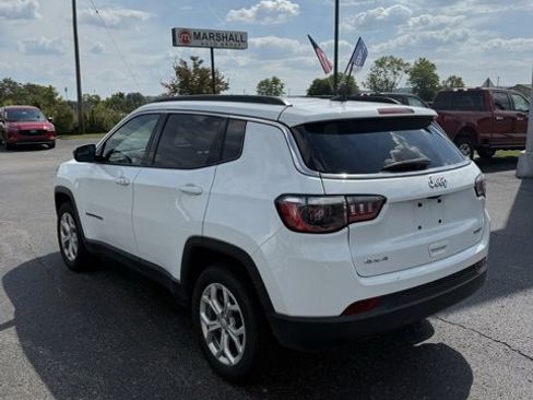 Used 2024 Jeep Compass Latitude image 34