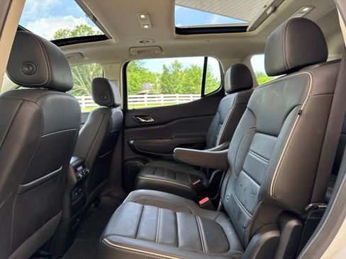 Used 2023 GMC Acadia Denali w/ Denali Technology Package AWD/4WD image 32
