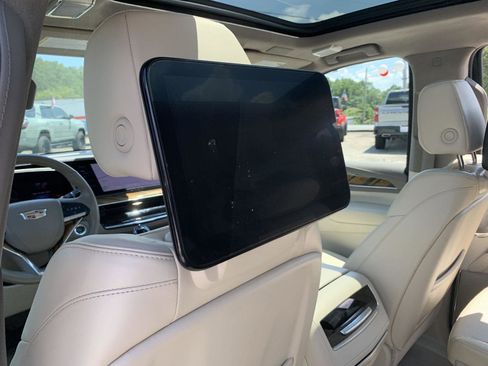 Used 2021 Cadillac Escalade Sport Platinum image 34