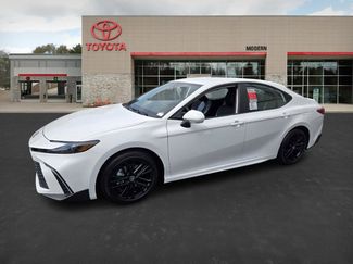 New 2025 Toyota Camry SE image 1